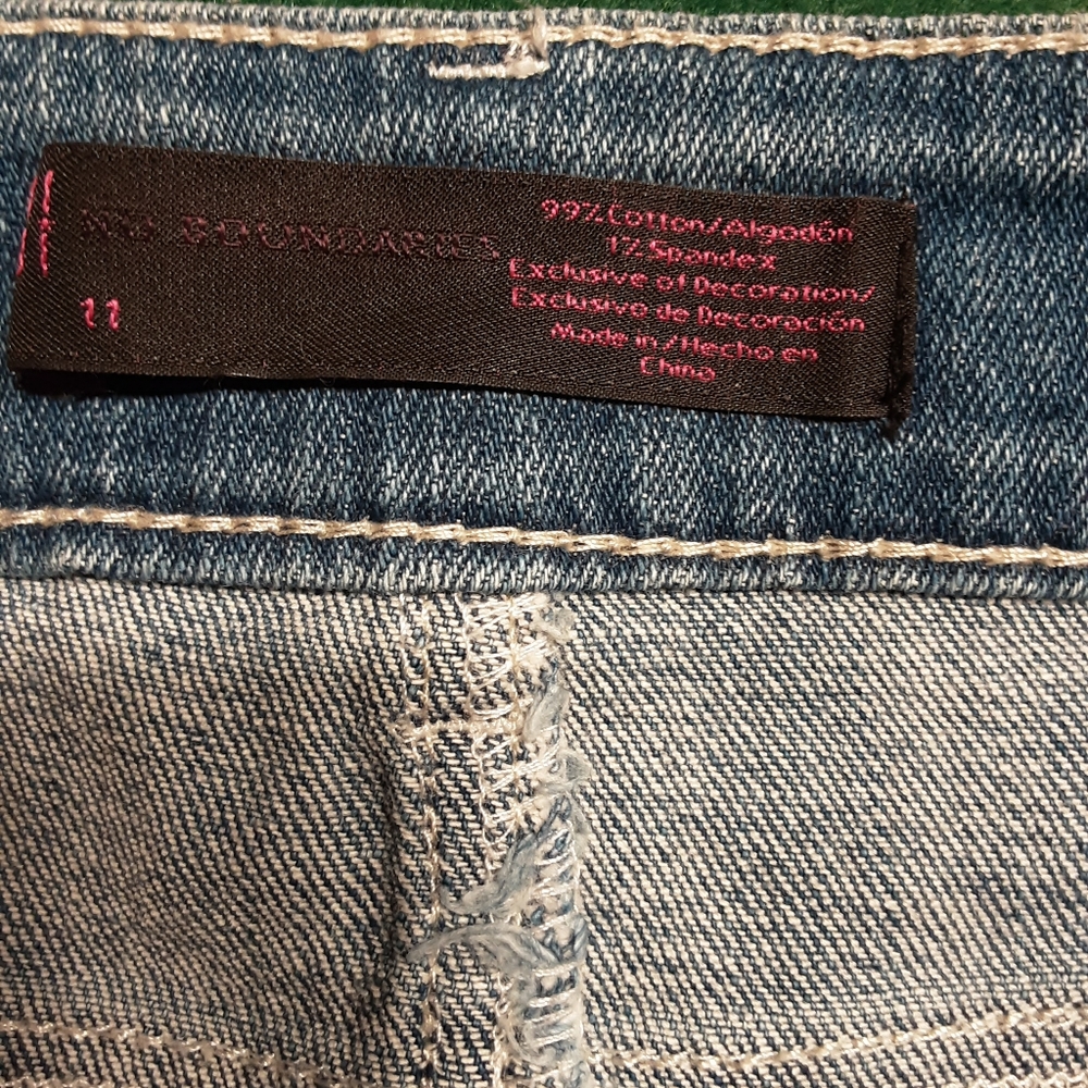 ♡♡♡♡♡ Womens size 11 denim shorts - Picture 4 of 6